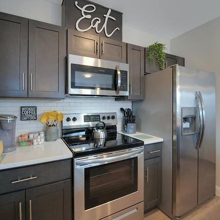 Beautiful 2Br Apt/Ewr Airport/King /Free Parking Newark Exterior foto