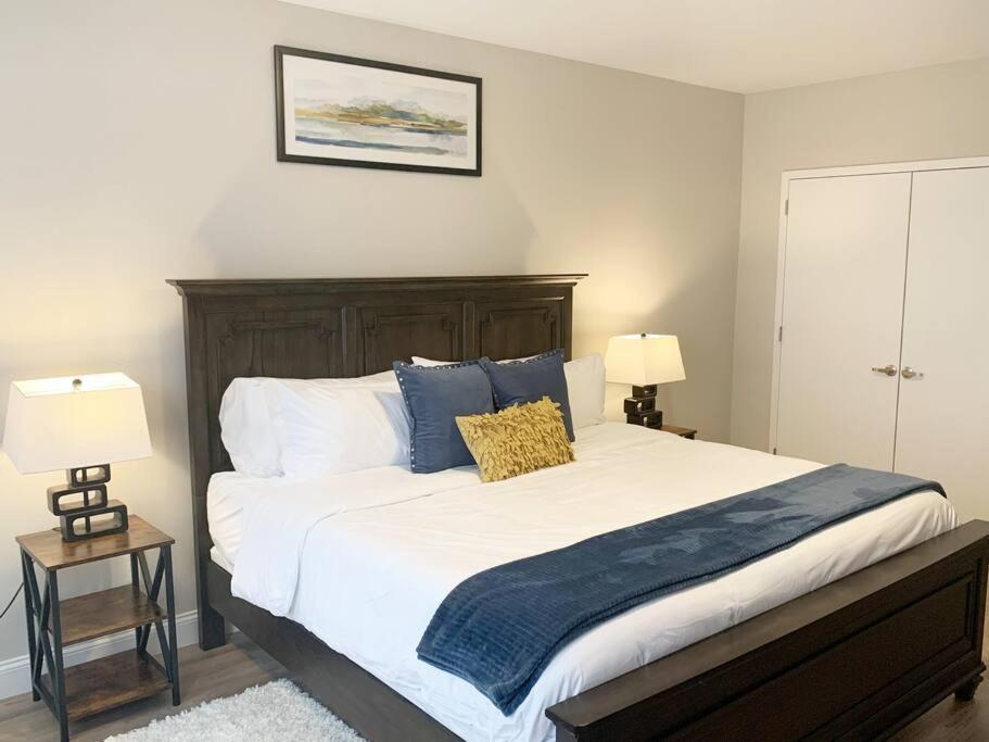 Beautiful 2Br Apt/Ewr Airport/King /Free Parking Newark Exterior foto